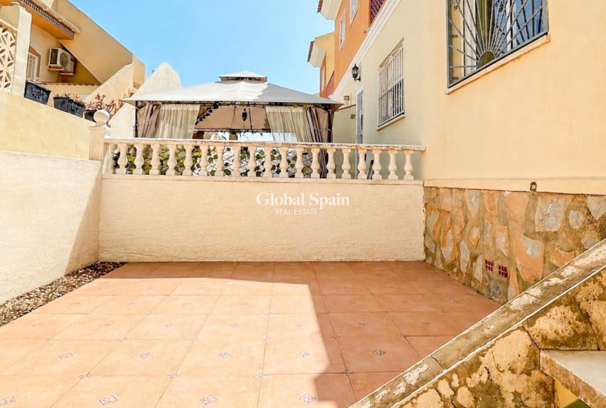 Resale - HOUSE -
CIUDAD QUESADA - Doña Pepa
