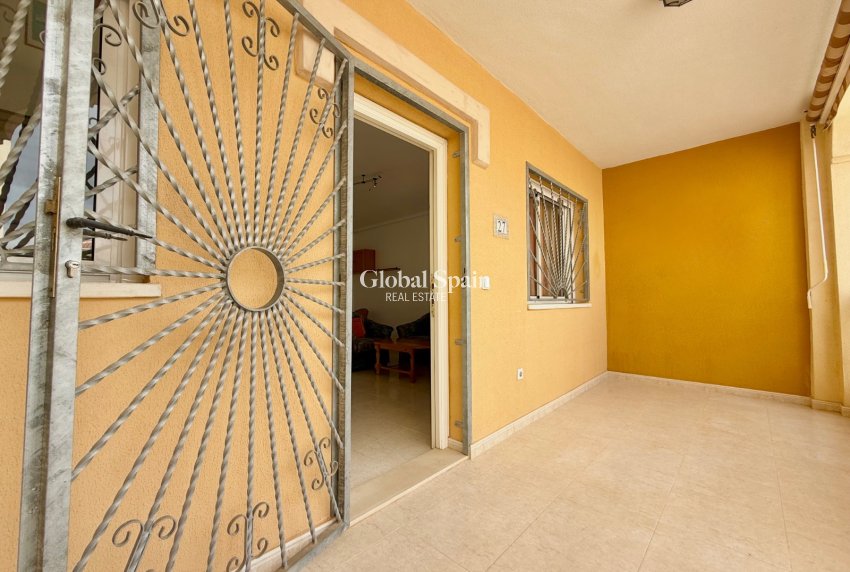Resale - HOUSE -
CIUDAD QUESADA - Doña Pepa