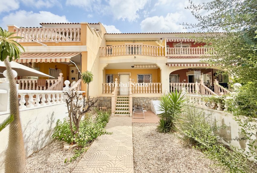 Resale - HOUSE -
CIUDAD QUESADA - Doña Pepa