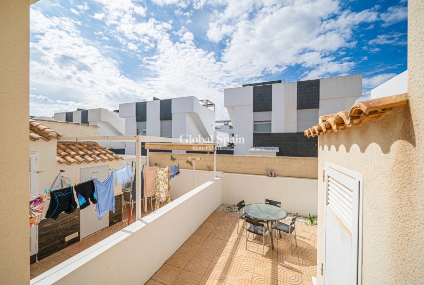Resale - HOUSE -
CIUDAD QUESADA - Lo Marabú