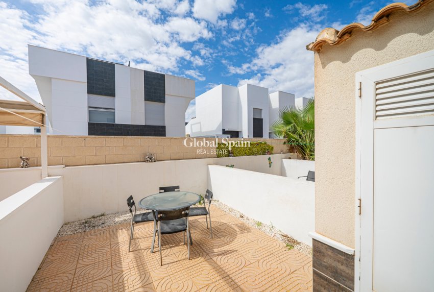 Resale - HOUSE -
CIUDAD QUESADA - Lo Marabú