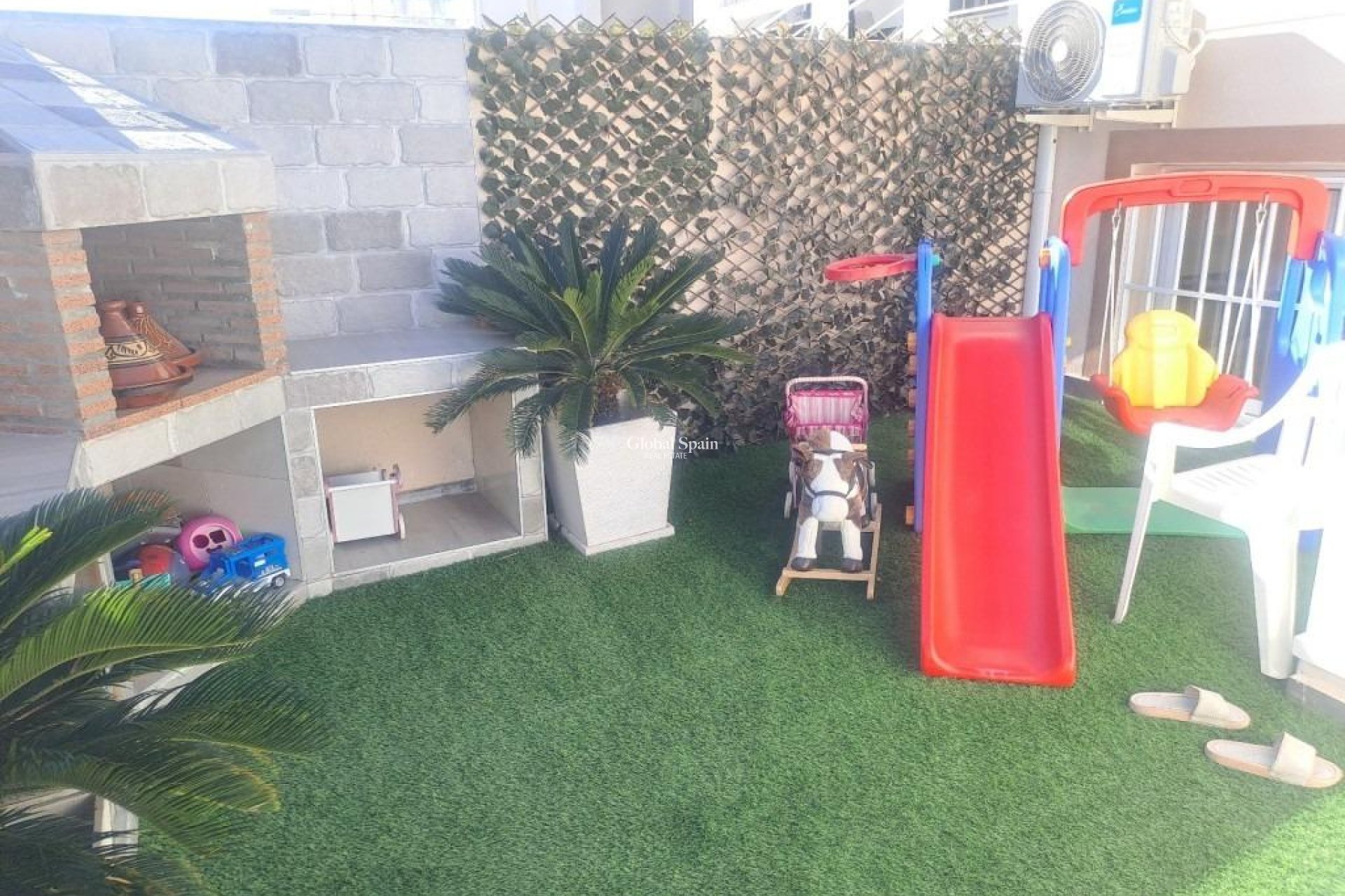 Resale - House -
CIUDAD QUESADA