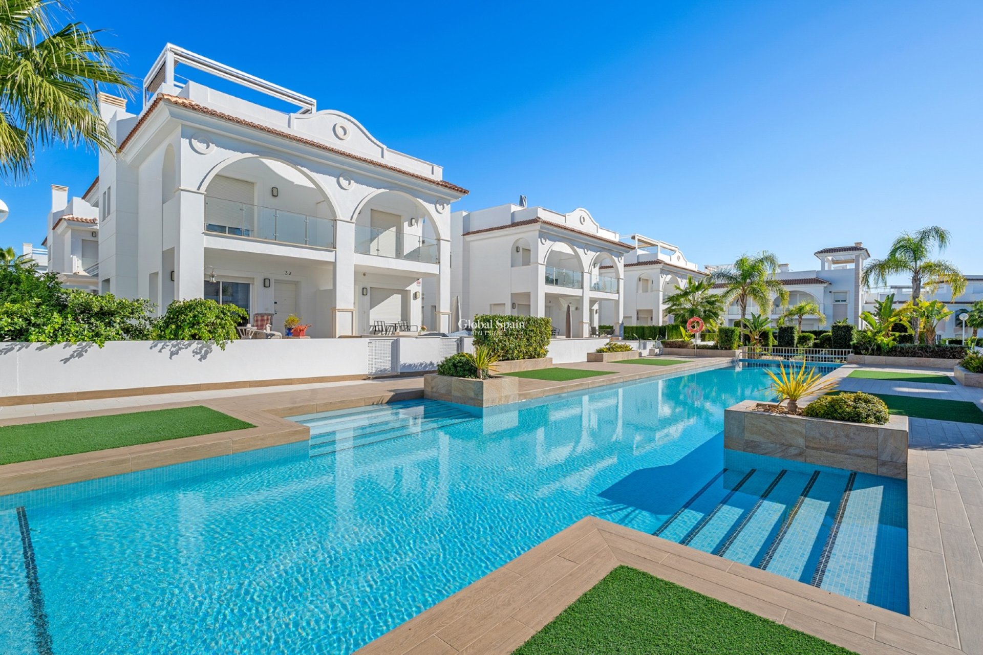 Resale - HOUSE -
CIUDAD QUESADA