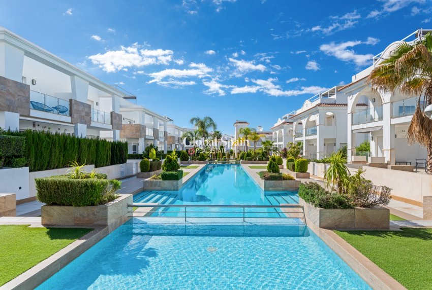 Resale - HOUSE -
CIUDAD QUESADA