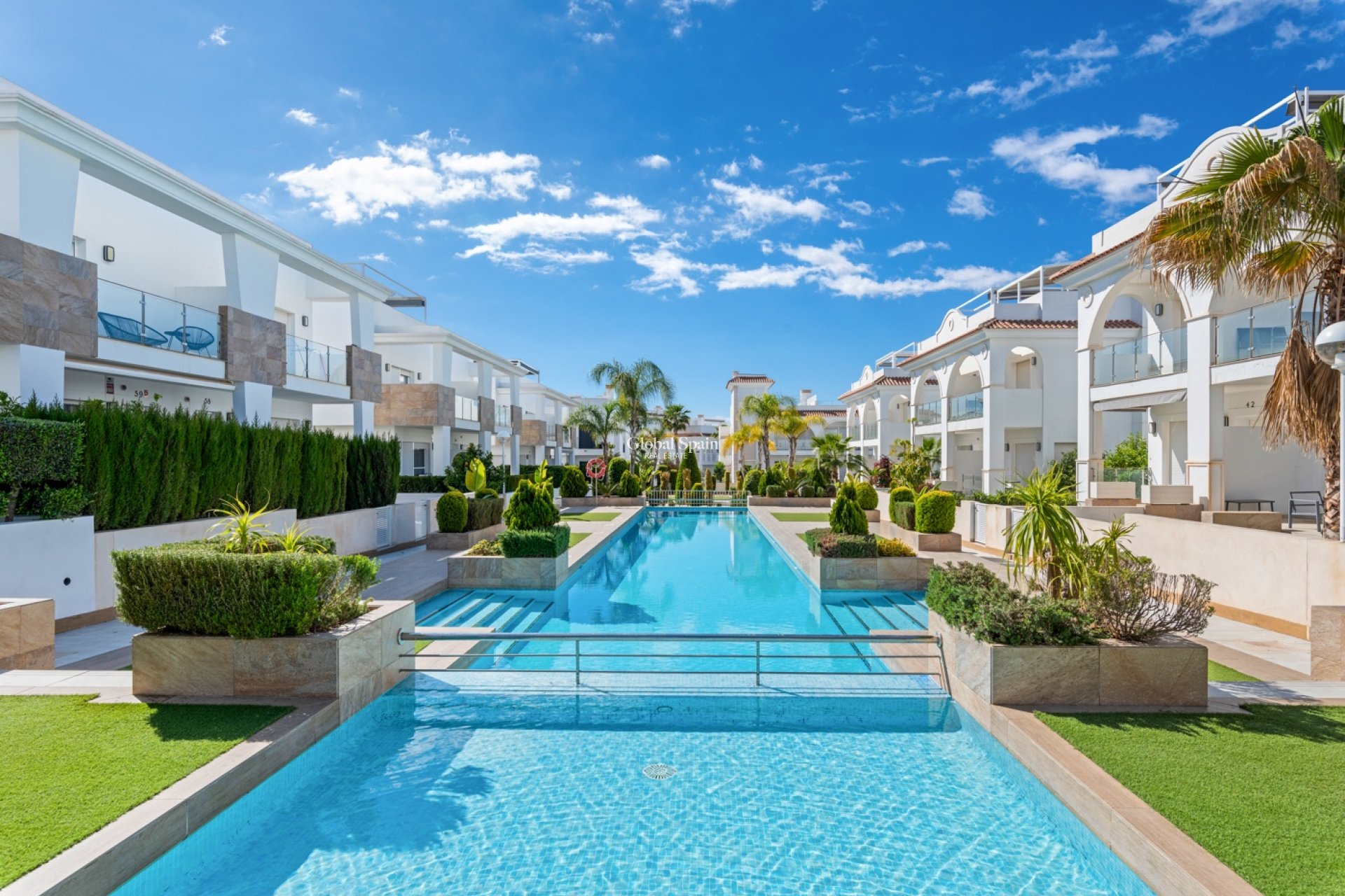 Resale - HOUSE -
CIUDAD QUESADA