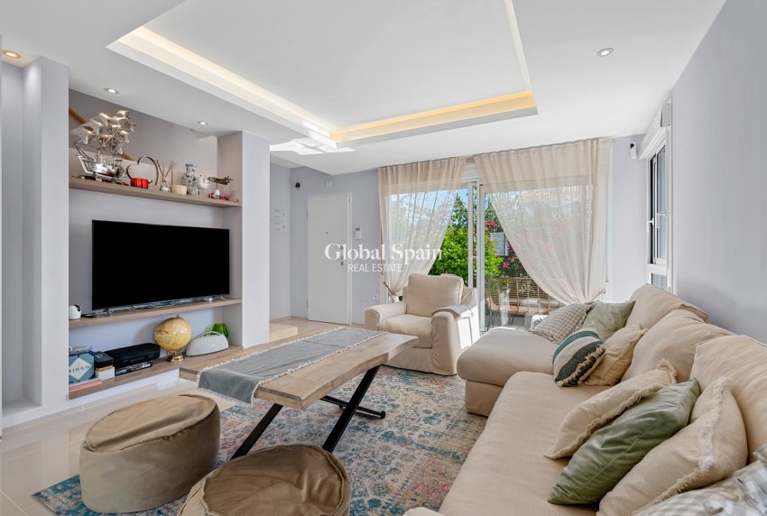 Resale - HOUSE -
CIUDAD QUESADA