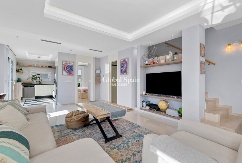 Resale - HOUSE -
CIUDAD QUESADA