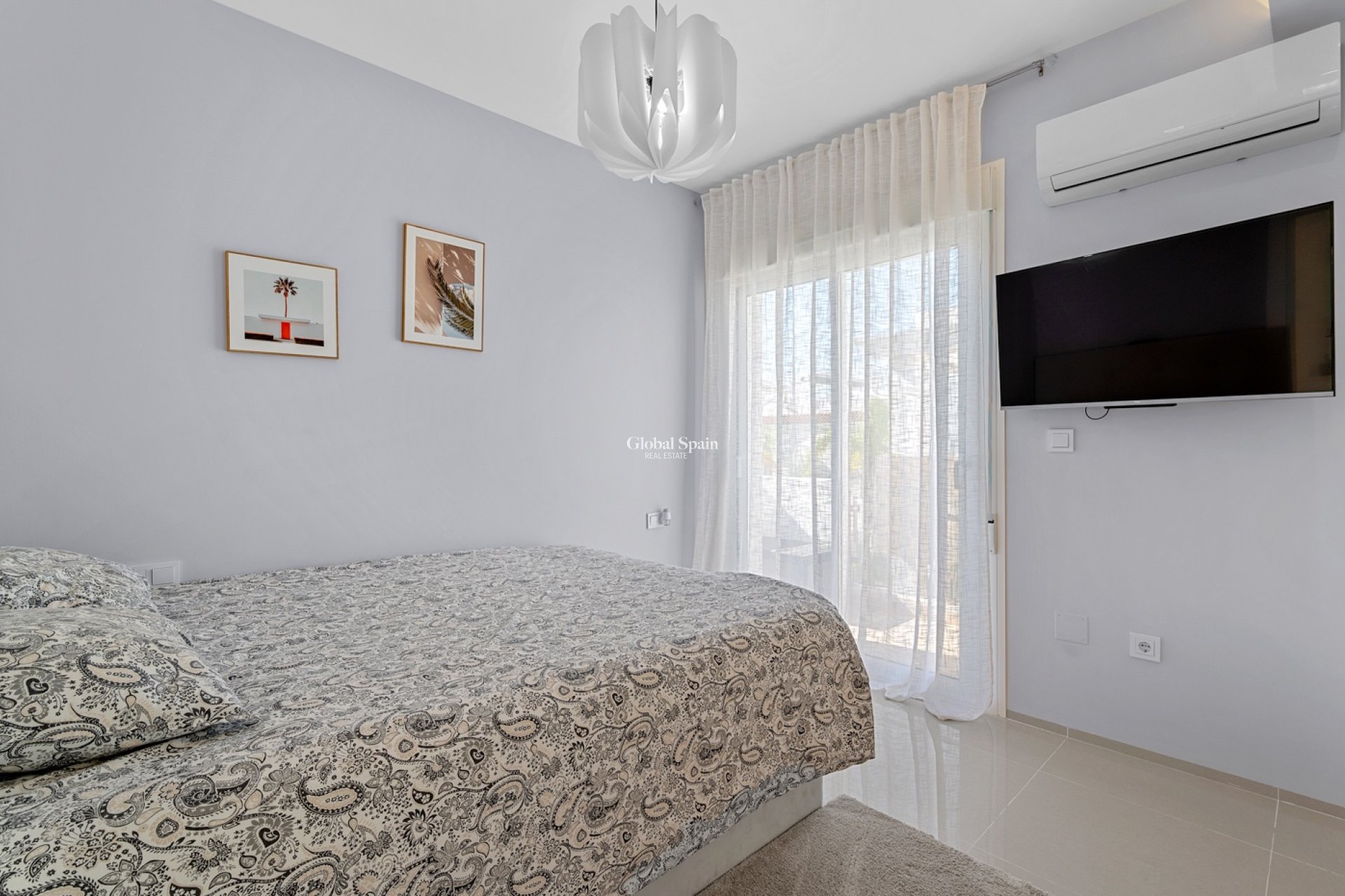 Resale - HOUSE -
CIUDAD QUESADA