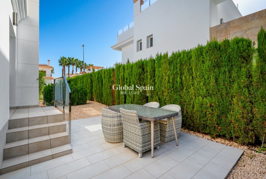 Resale - HOUSE -
CIUDAD QUESADA