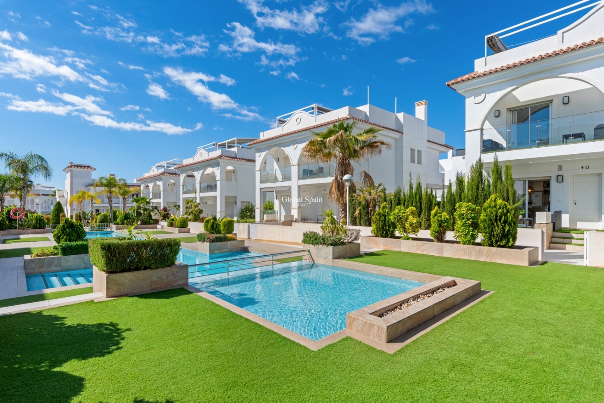 Resale - HOUSE -
CIUDAD QUESADA