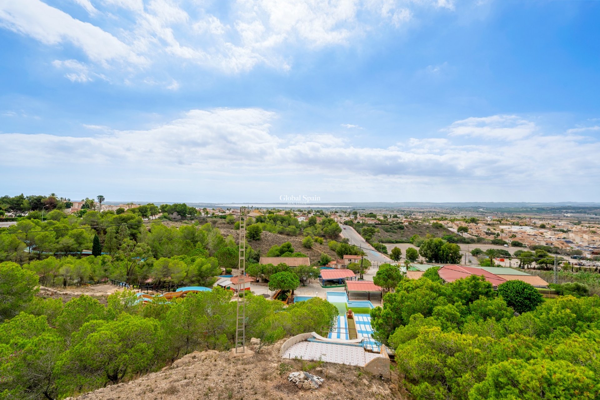 Resale - HOUSE -
CIUDAD QUESADA