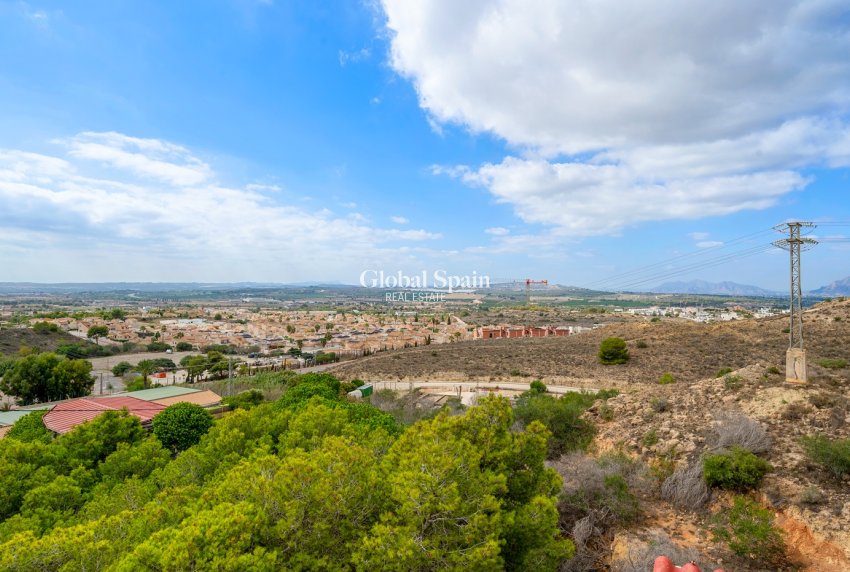 Resale - HOUSE -
CIUDAD QUESADA