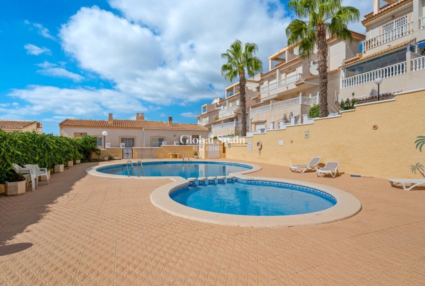 Resale - HOUSE -
CIUDAD QUESADA