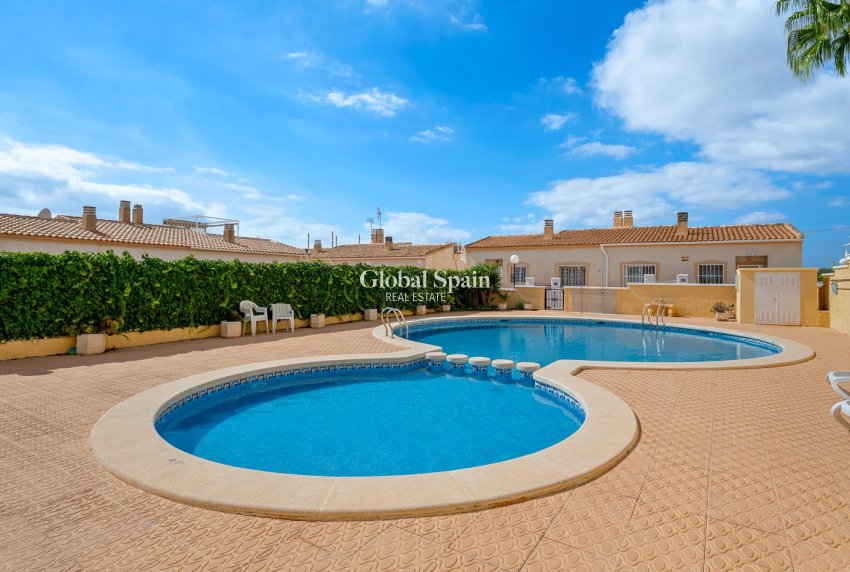 Resale - HOUSE -
CIUDAD QUESADA