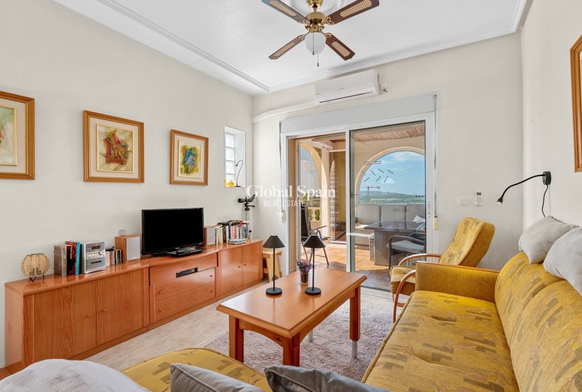 Resale - HOUSE -
CIUDAD QUESADA