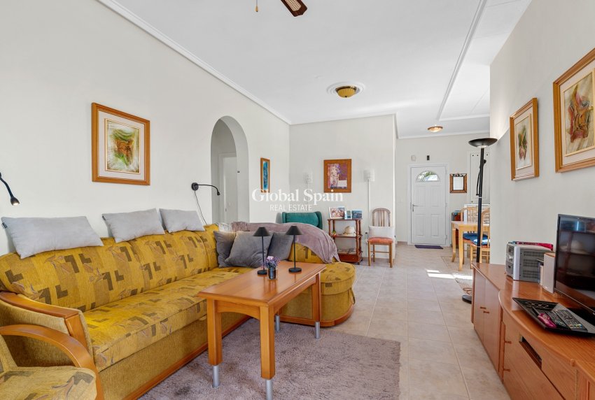 Resale - HOUSE -
CIUDAD QUESADA