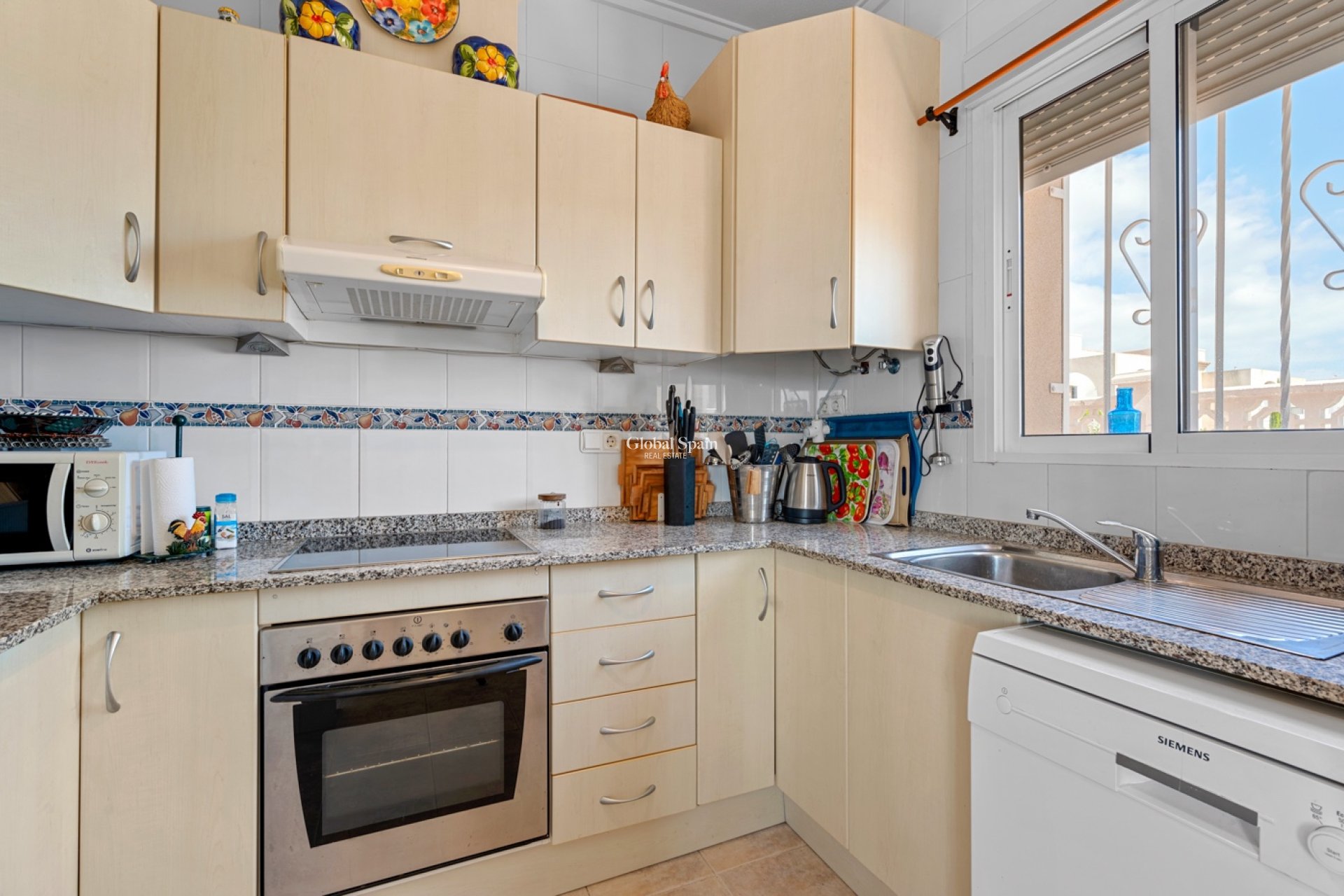 Resale - HOUSE -
CIUDAD QUESADA