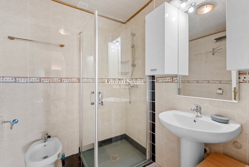 Resale - HOUSE -
CIUDAD QUESADA