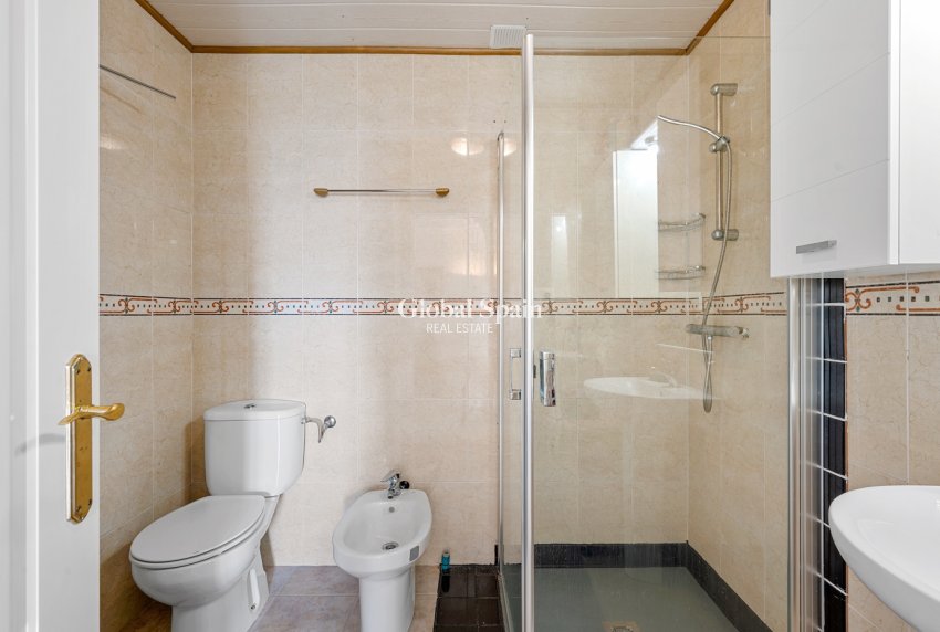 Resale - HOUSE -
CIUDAD QUESADA