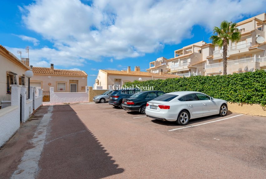 Resale - HOUSE -
CIUDAD QUESADA