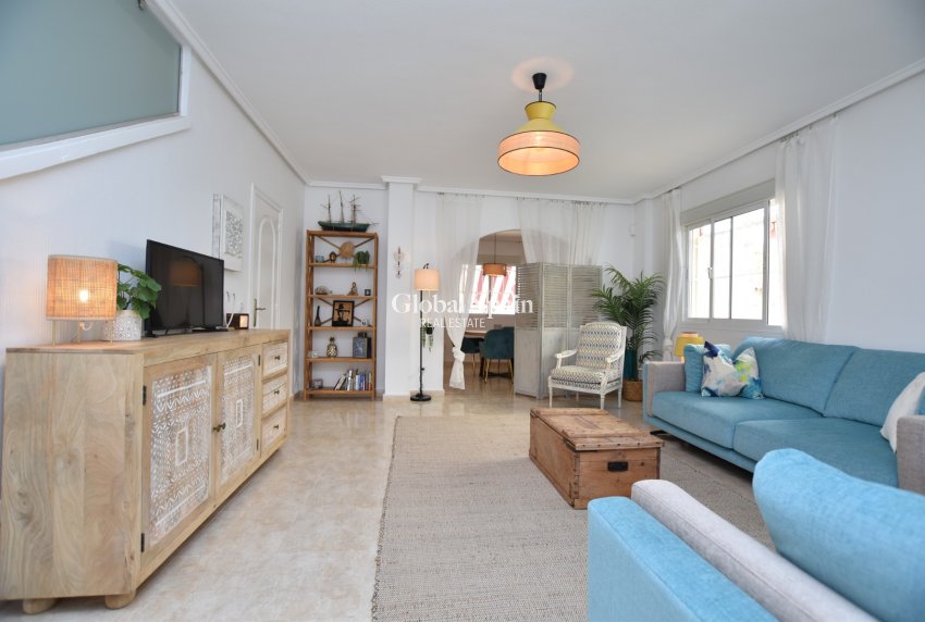 Resale - HOUSE -
CIUDAD QUESADA