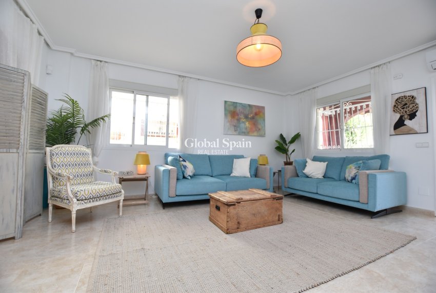 Resale - HOUSE -
CIUDAD QUESADA