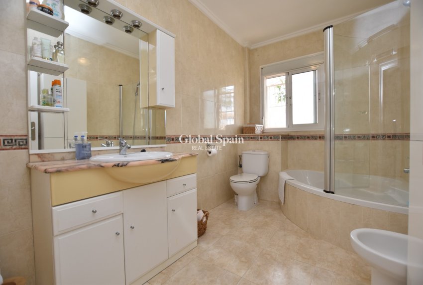 Resale - HOUSE -
CIUDAD QUESADA