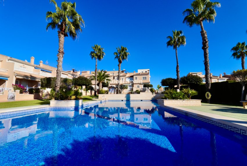 Resale - HOUSE -
CIUDAD QUESADA