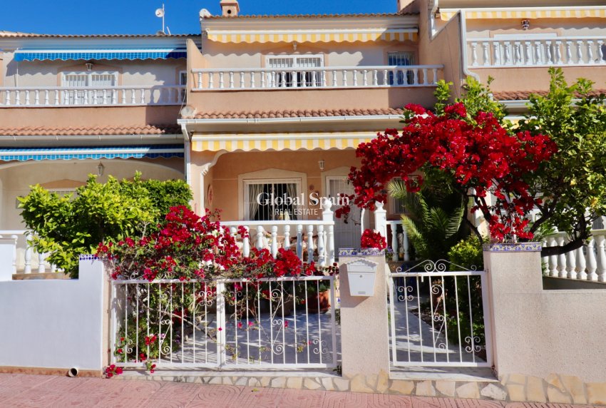 Resale - HOUSE -
CIUDAD QUESADA