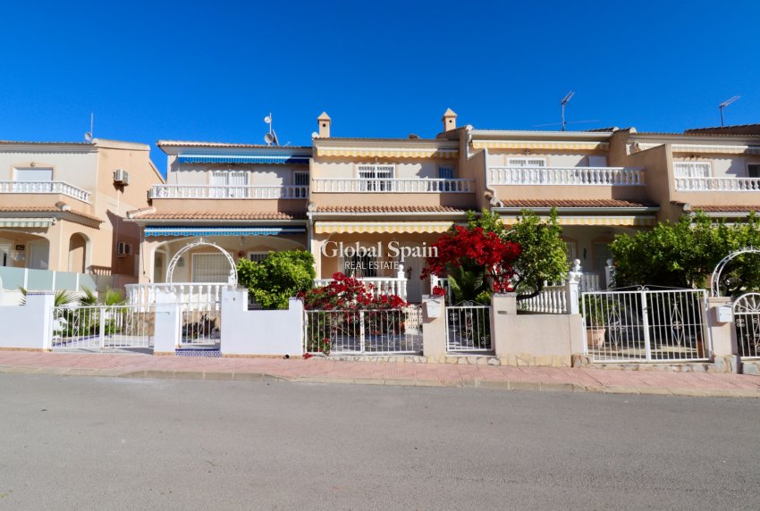 Resale - HOUSE -
CIUDAD QUESADA