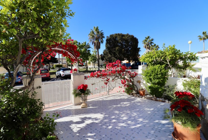 Resale - HOUSE -
CIUDAD QUESADA