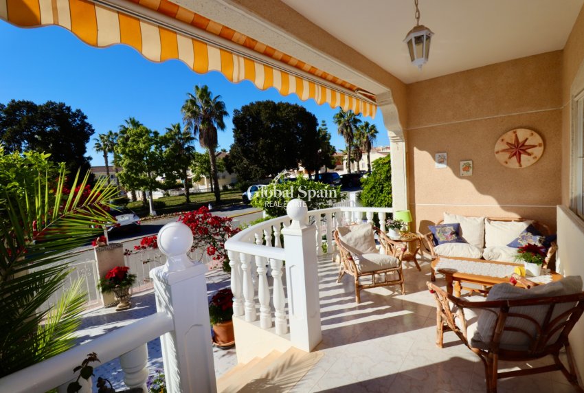 Resale - HOUSE -
CIUDAD QUESADA