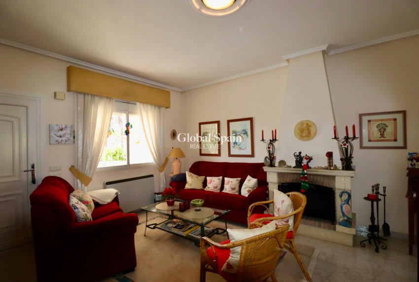 Resale - HOUSE -
CIUDAD QUESADA