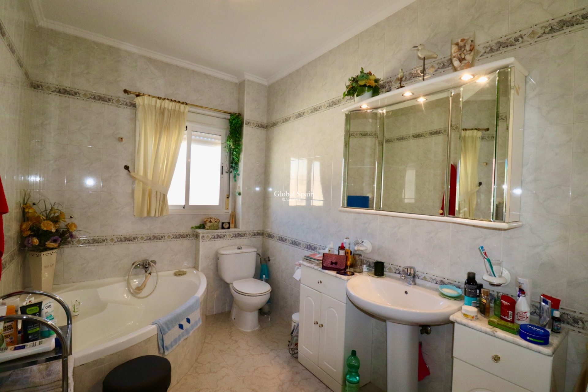 Resale - HOUSE -
CIUDAD QUESADA