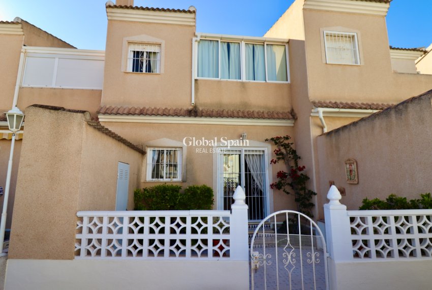 Resale - HOUSE -
CIUDAD QUESADA