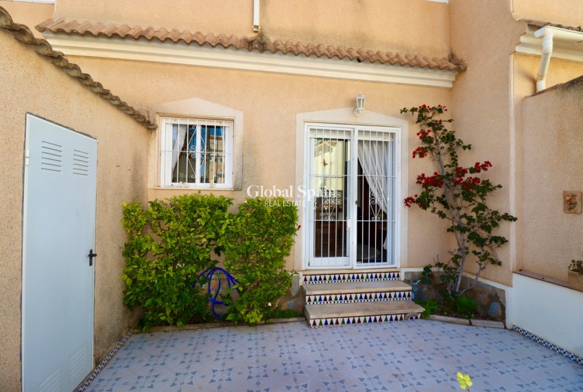 Resale - HOUSE -
CIUDAD QUESADA