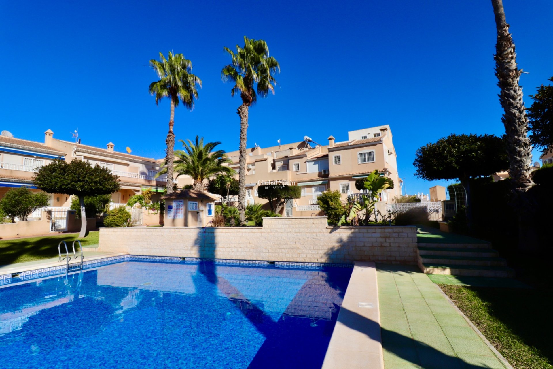 Resale - HOUSE -
CIUDAD QUESADA