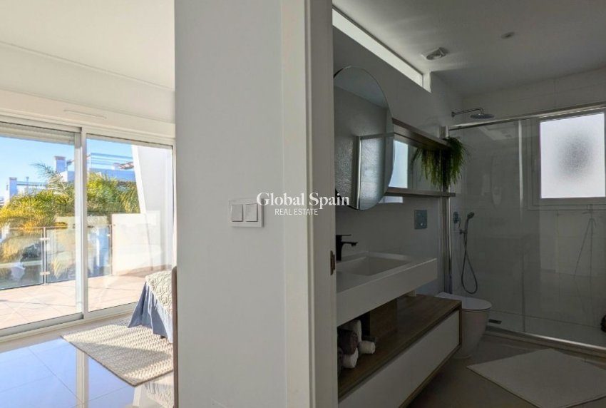 Resale - HOUSE -
CIUDAD QUESADA