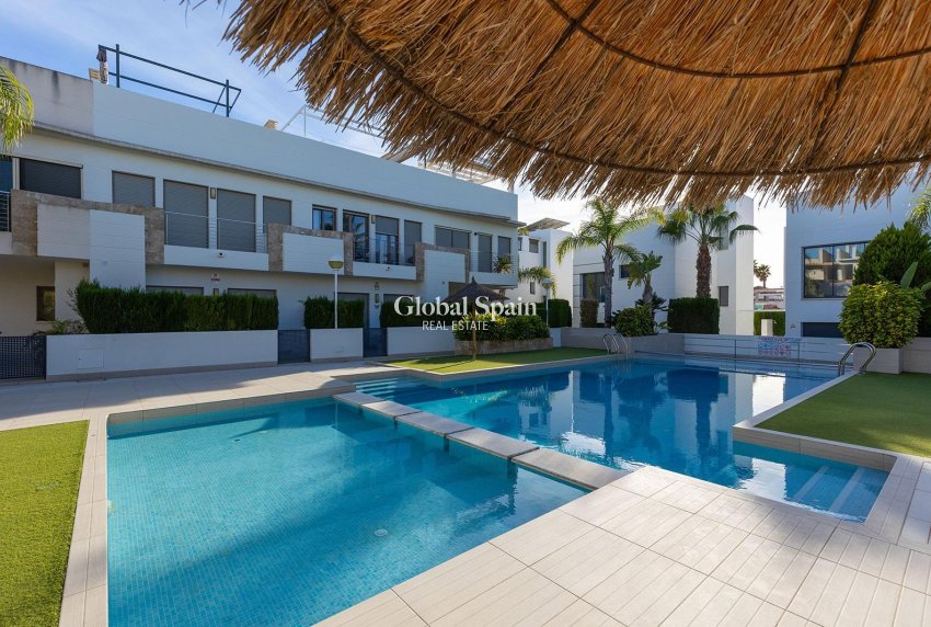 Resale - HOUSE -
CIUDAD QUESADA