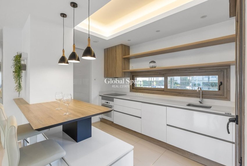 Resale - HOUSE -
CIUDAD QUESADA