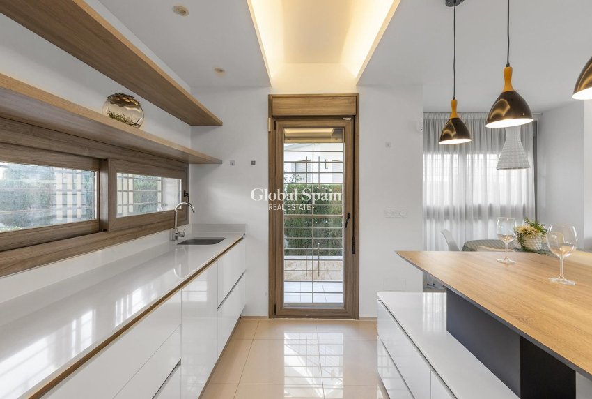 Resale - HOUSE -
CIUDAD QUESADA