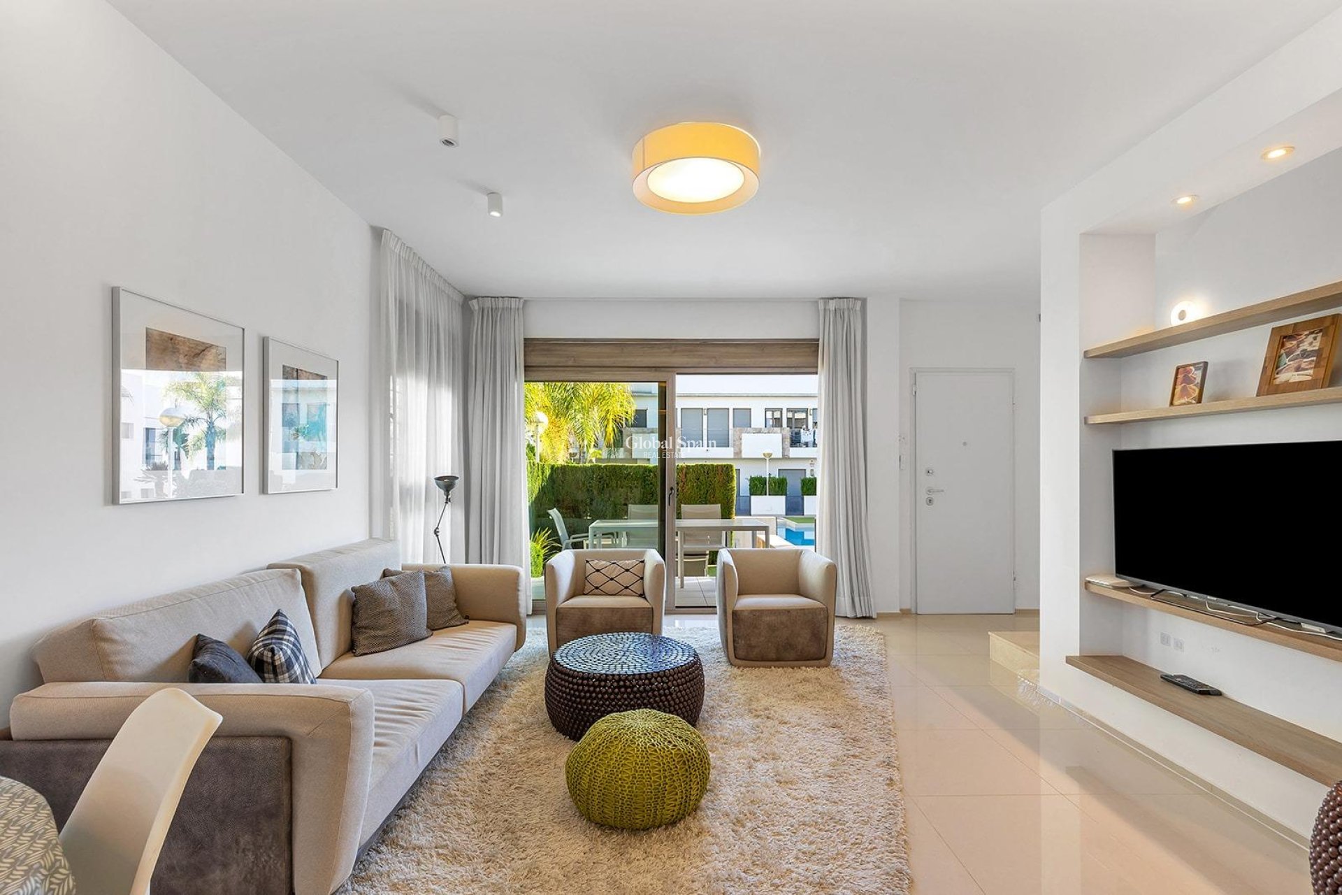 Resale - HOUSE -
CIUDAD QUESADA