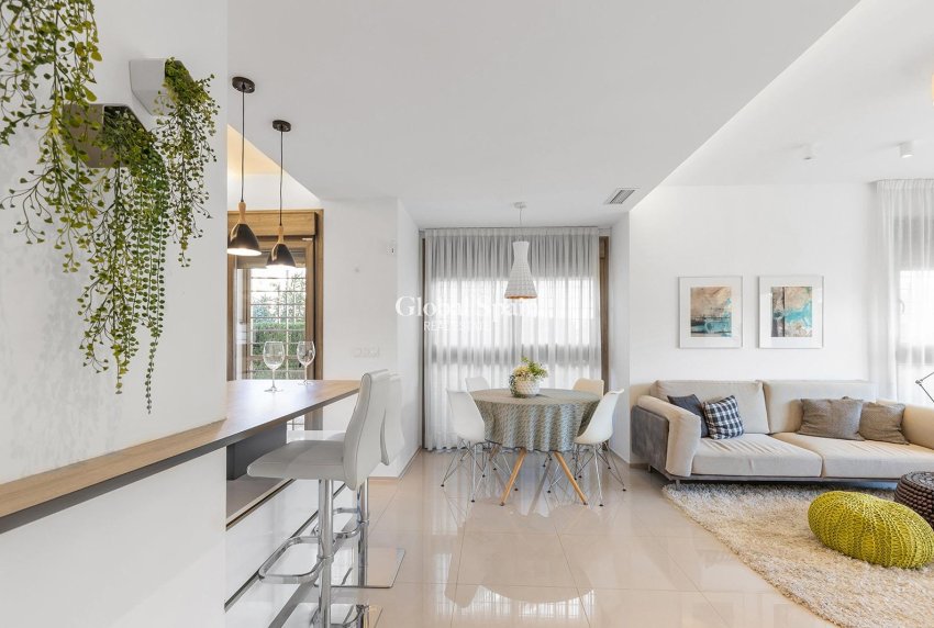 Resale - HOUSE -
CIUDAD QUESADA