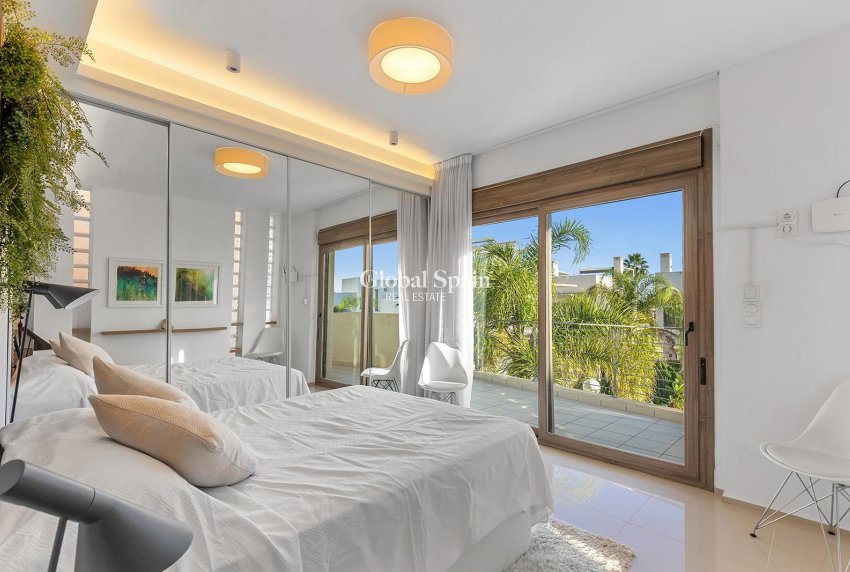 Resale - HOUSE -
CIUDAD QUESADA