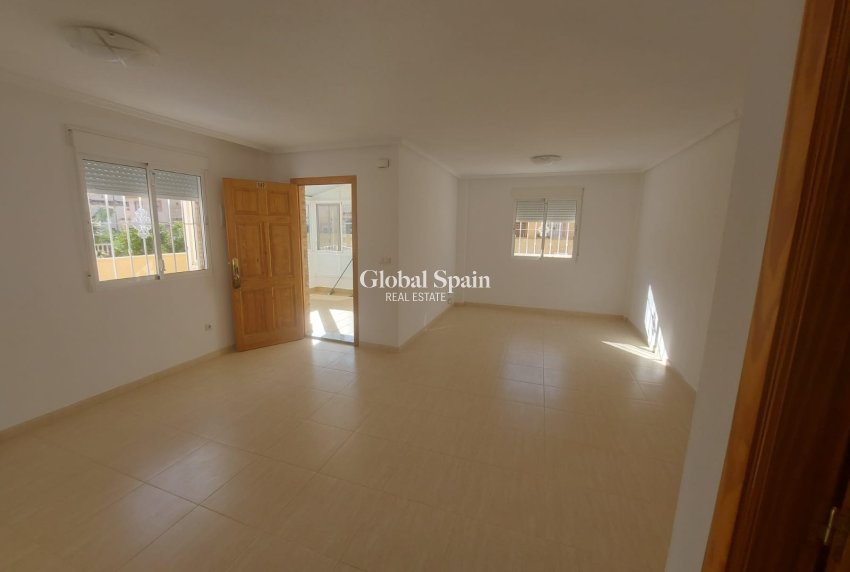 Resale - HOUSE -
CIUDAD QUESADA