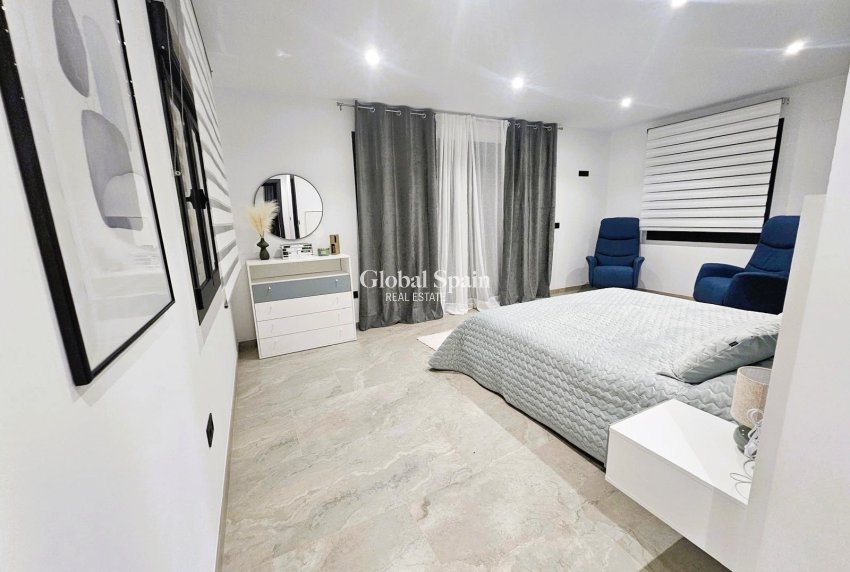 Resale - HOUSE -
CIUDAD QUESADA