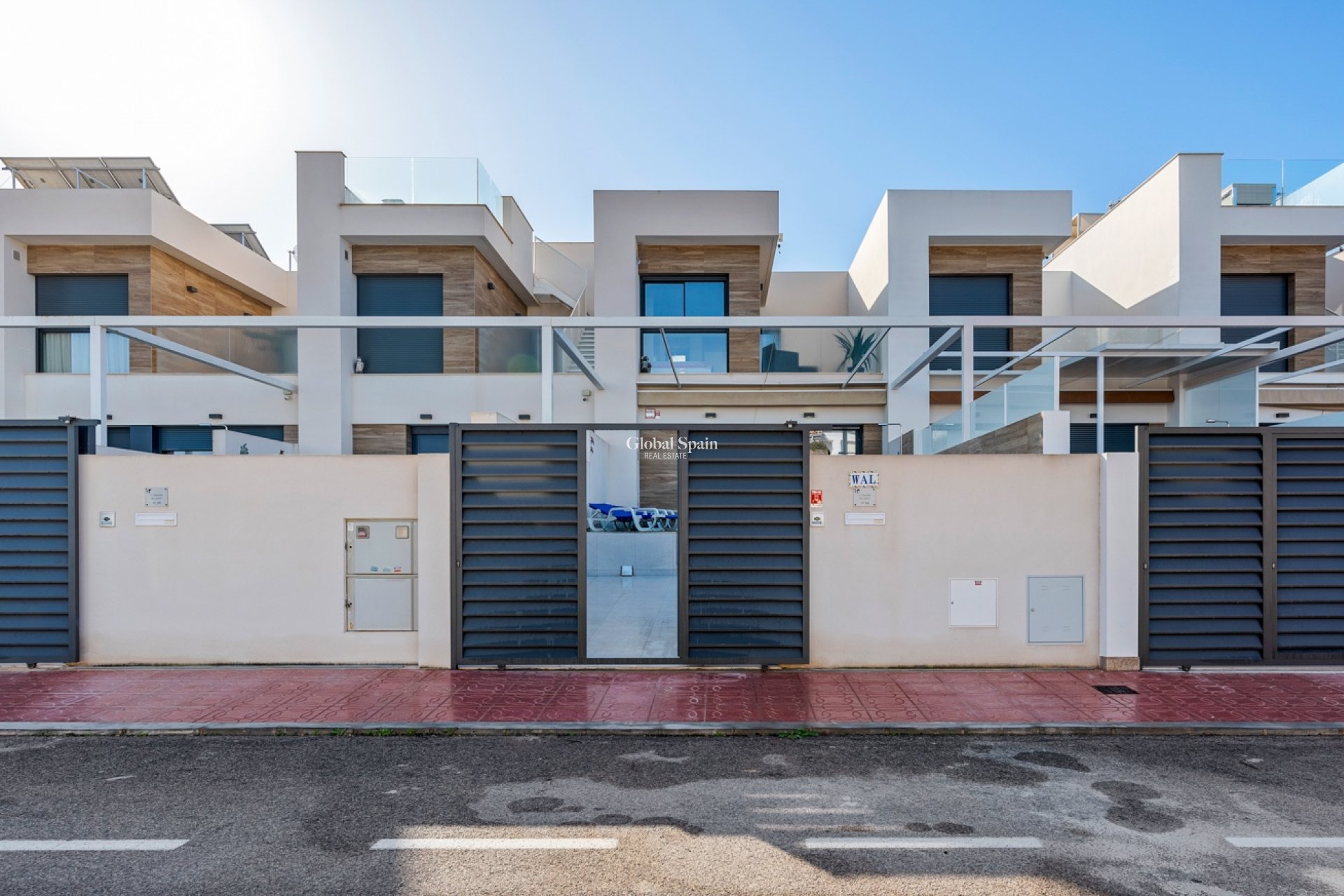 Resale - HOUSE -
CIUDAD QUESADA