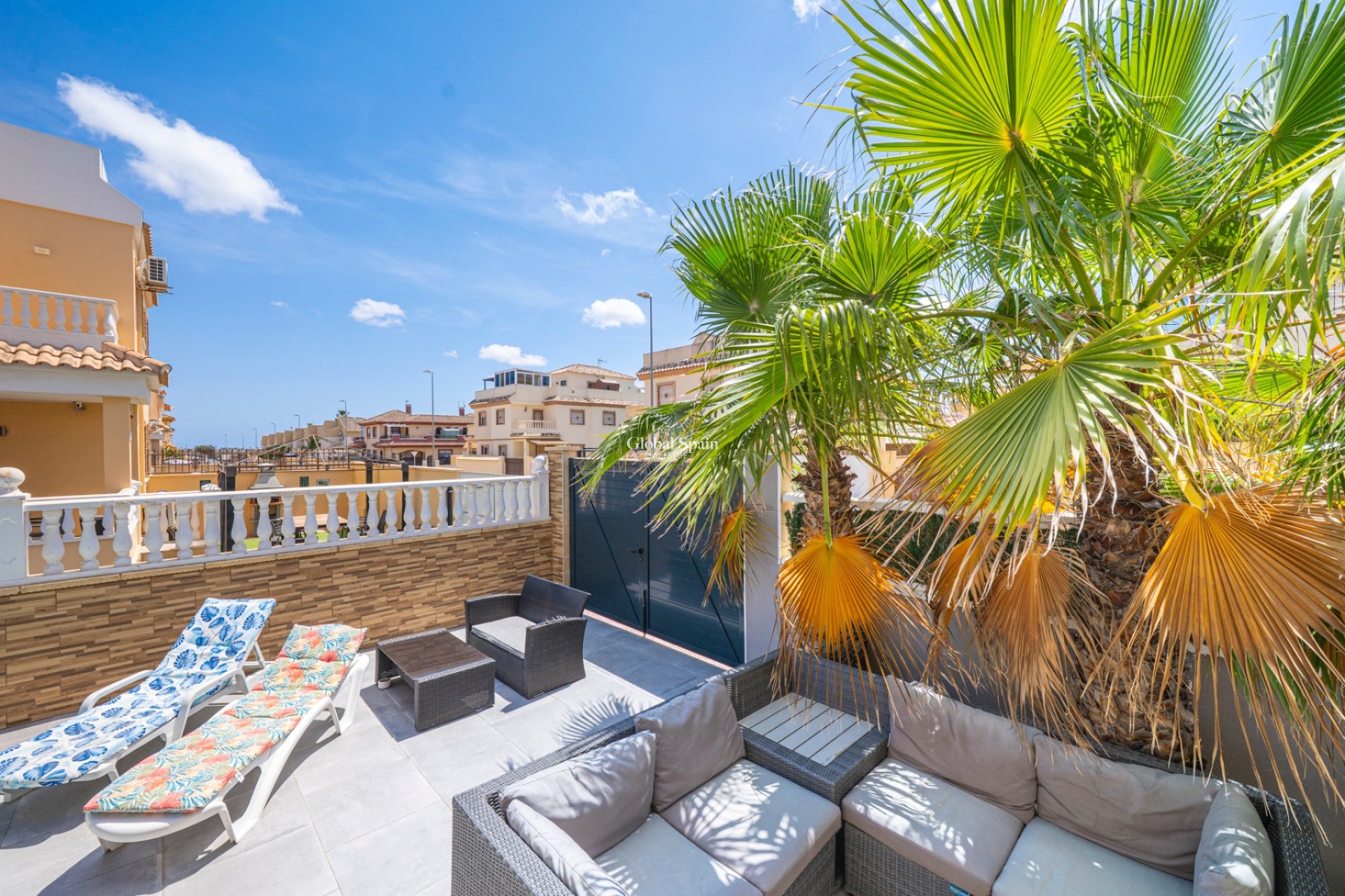 Resale - HOUSE -
CIUDAD QUESADA