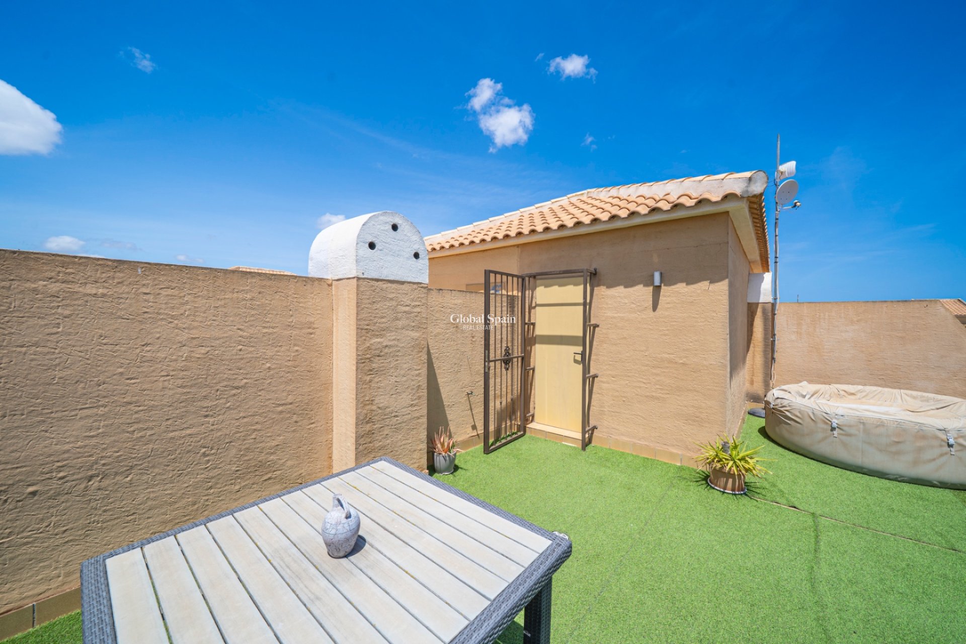 Resale - HOUSE -
CIUDAD QUESADA
