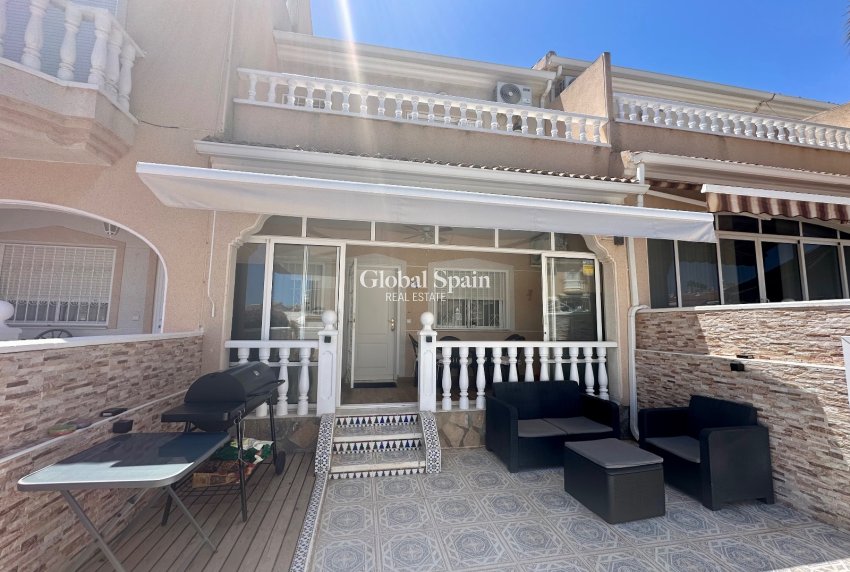 Resale - HOUSE -
CIUDAD QUESADA